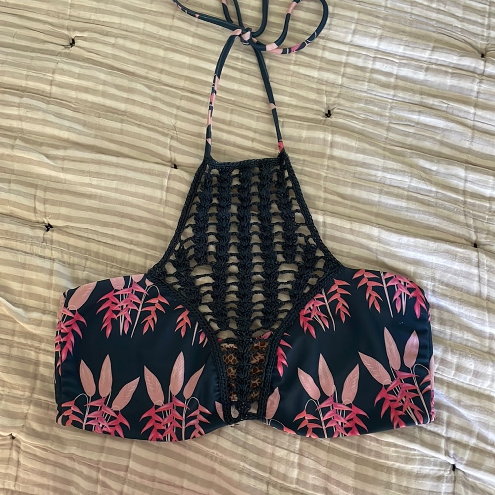 NWOT Acacia Swimwear Panama Top